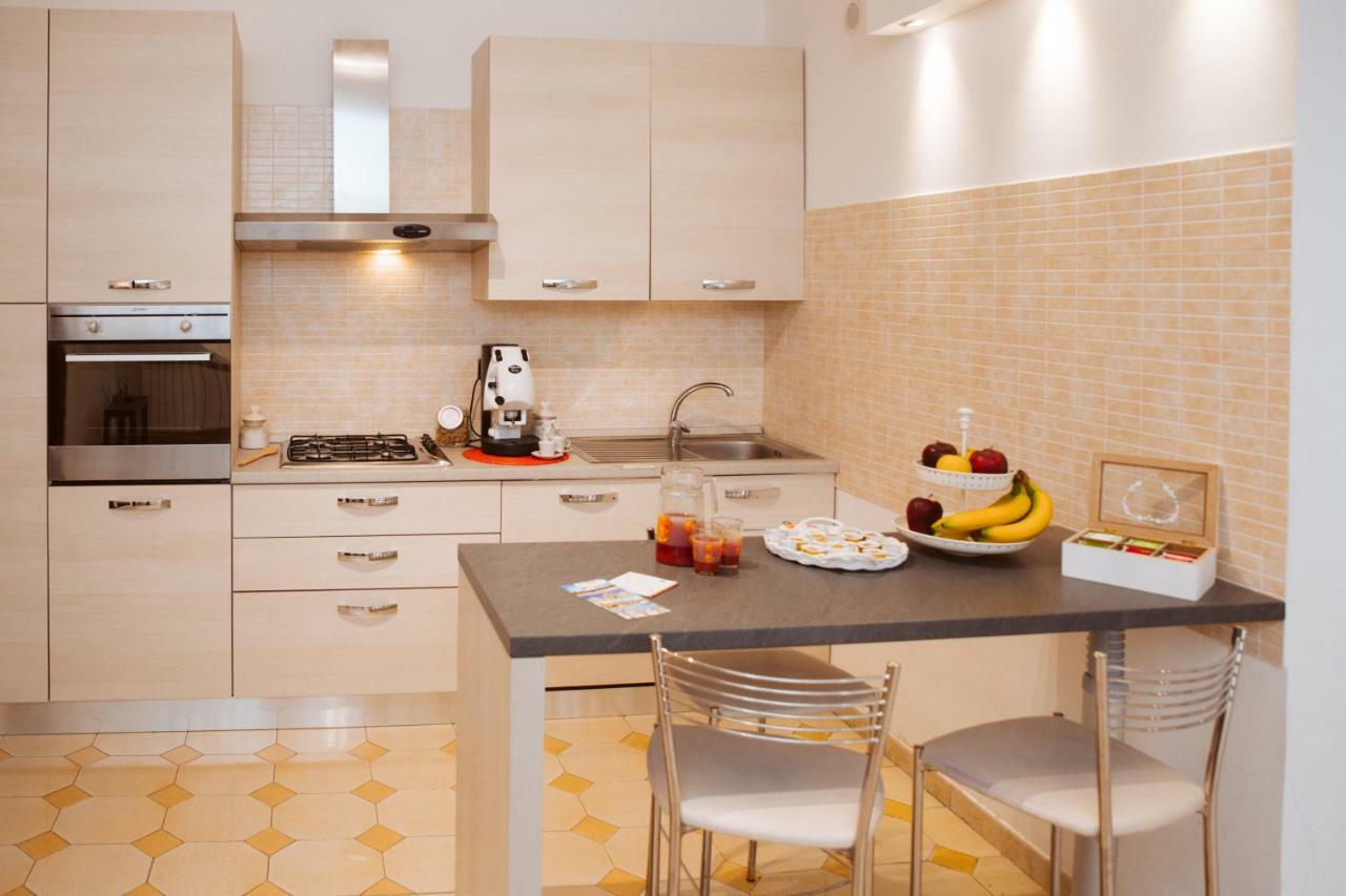 Dimoramuri B&B คาตาเนีย ภายนอก รูปภาพ