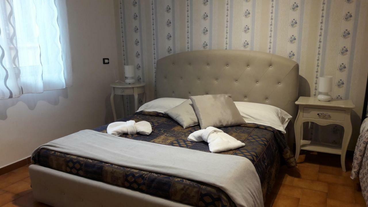 Dimoramuri B&B คาตาเนีย ภายนอก รูปภาพ