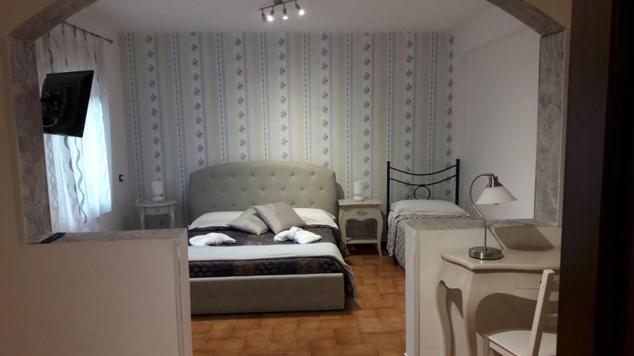 Dimoramuri B&B คาตาเนีย ภายนอก รูปภาพ